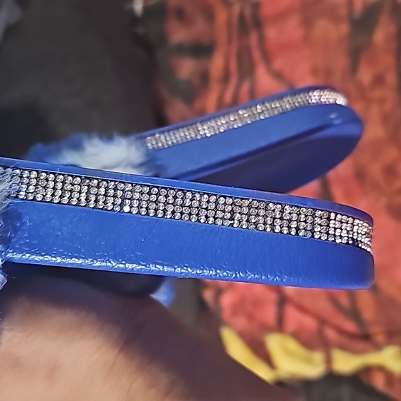 Royal blue rhinestone slide size 11 but fits a 10 *Never worn* - Picture 3 of 4
